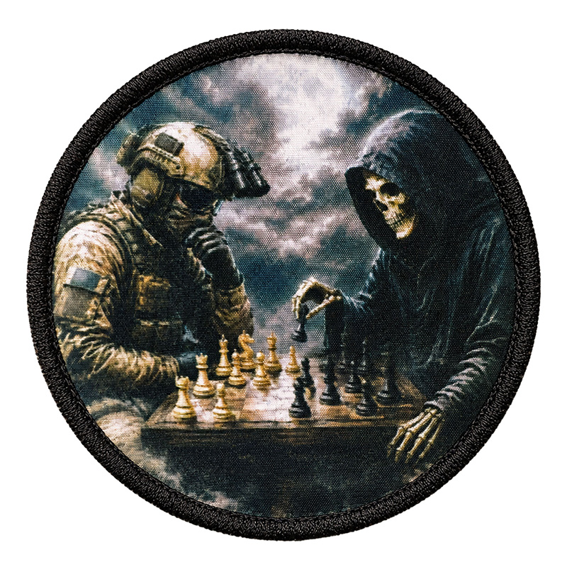 Alternative view of Plakietka Drukowana Coyote na Rzep Chess with Death